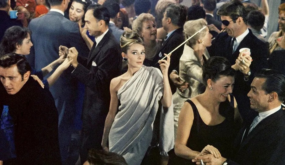 “Audrey Hepburn, il coraggio nascosto: l’adolescenza che forgiò&nbsp;un’icona”